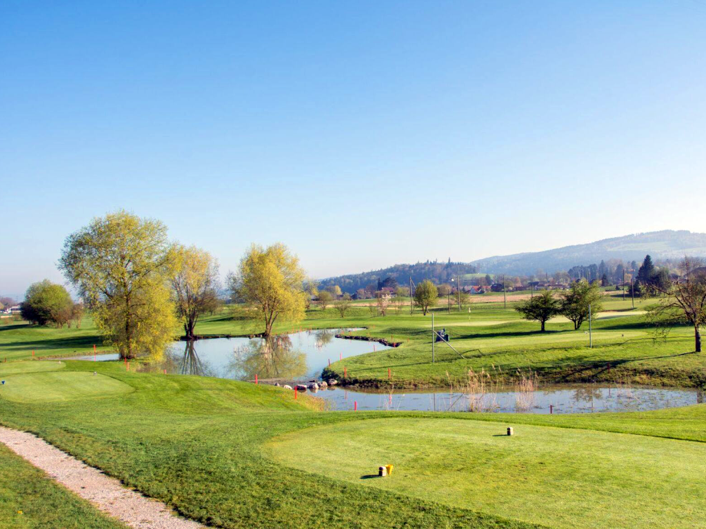 Sonnenaufgang über einem Fairway