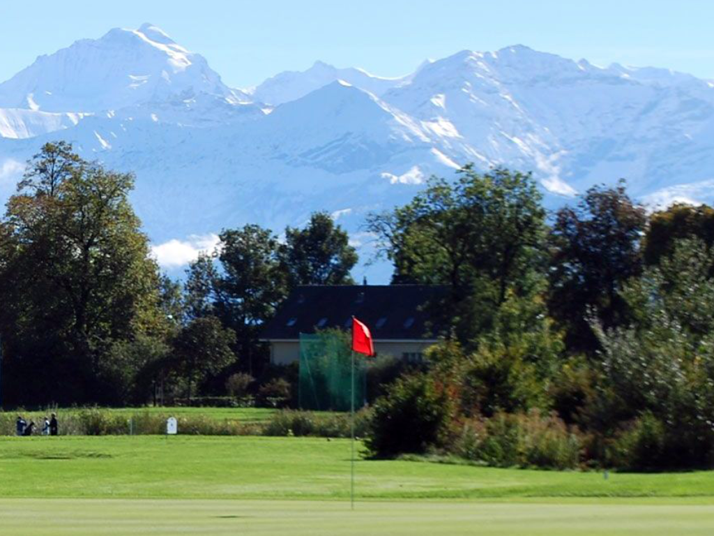 Golfer beim Abschlag